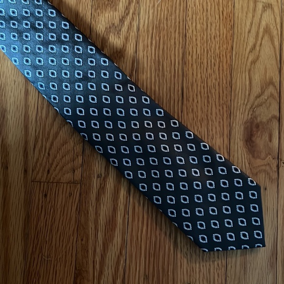 100% Silk Tie from Jos. A. Bank Executive Collection - Picture 2 of 2